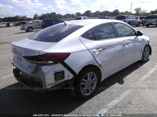 KMHD84LF2HU381173 - 2017 HYUNDAI ELANTRA SE/VALUE/LIMITED SILVER photo 4