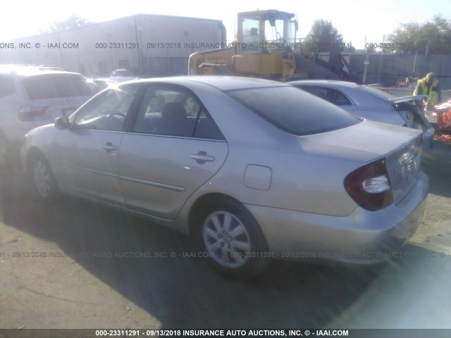 4T1BE30K64U914244 - 2004 TOYOTA CAMRY LE/XLE/SE SILVER photo 3