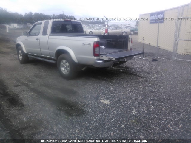 1N6ED26Y4XC344407 - 1999 NISSAN FRONTIER KING CAB XE/KING CAB SE SILVER photo 3