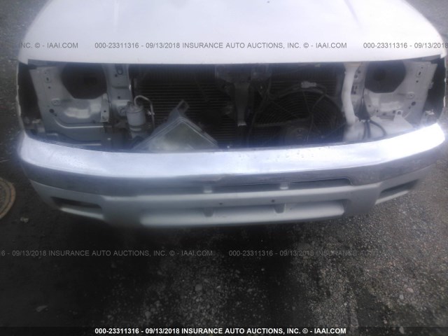 1N6ED26Y4XC344407 - 1999 NISSAN FRONTIER KING CAB XE/KING CAB SE SILVER photo 6