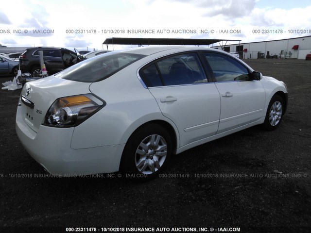 1N4AL2APXBN407869 - 2011 NISSAN ALTIMA S WHITE photo 4