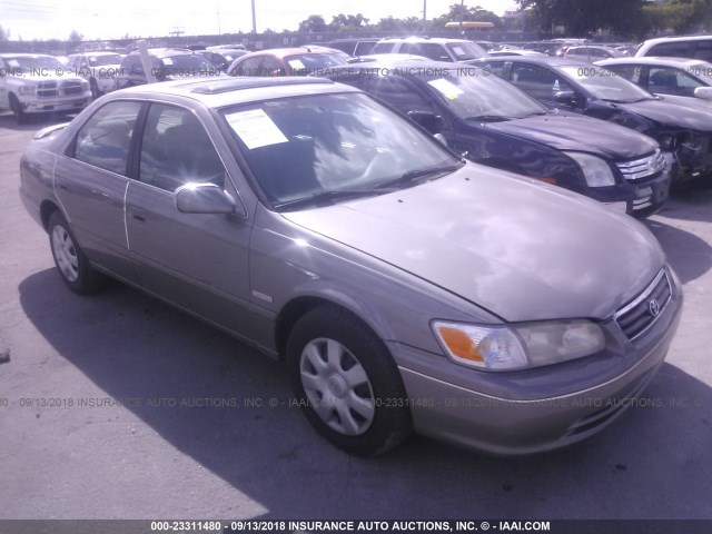JT2BG22KX10559628 - 2001 TOYOTA CAMRY CE/LE/XLE 灰色 照片 1