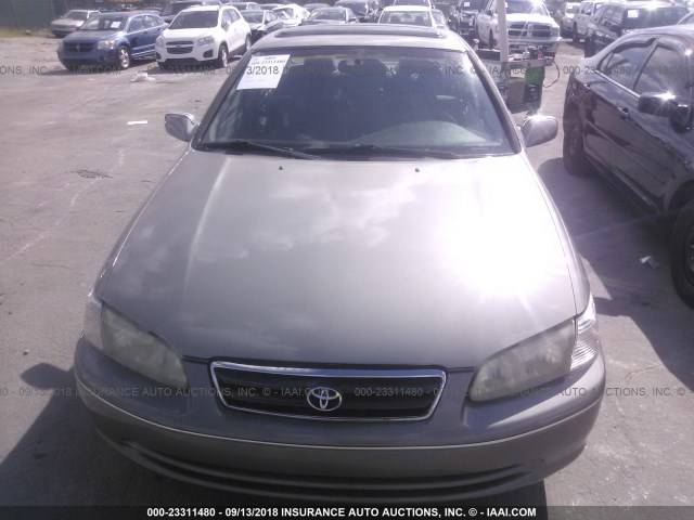 JT2BG22KX10559628 - 2001 TOYOTA CAMRY CE/LE/XLE 灰色 照片 6