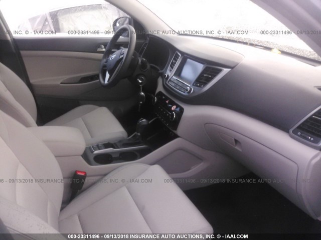 KM8J33A47JU654014 - 2018 HYUNDAI TUCSON GRAY photo 5