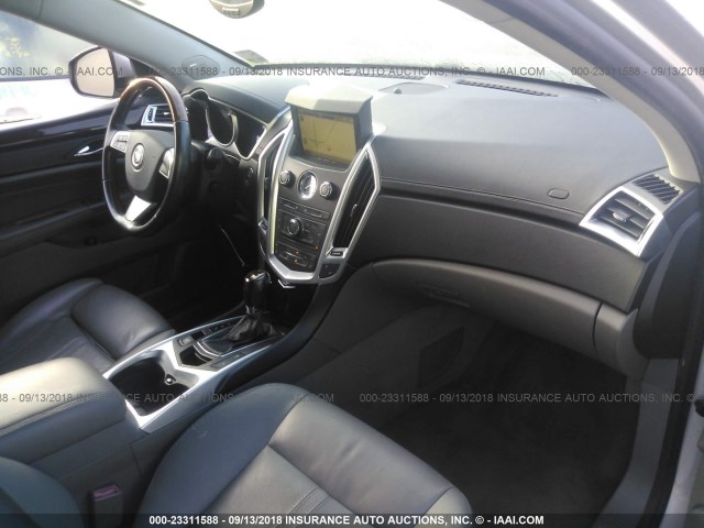3GYFNBEY3AS561786 - 2010 CADILLAC SRX PERFORMANCE COLLECTION Күміс фото 5