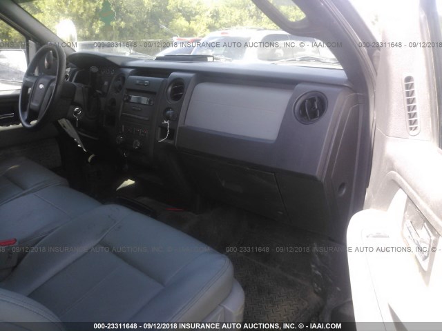 1FTFW1CF0EKE02790 - 2014 FORD F150 SUPERCREW WHITE photo 5