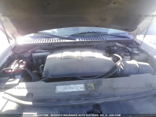5LMFU28R84LJ38928 - 2004 LINCOLN NAVIGATOR Biały zdjęcie 10