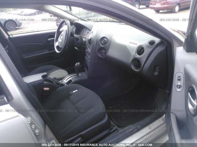 2G2WP552861151828 - 2006 PONTIAC GRAND PRIX Сріблястий фото 5