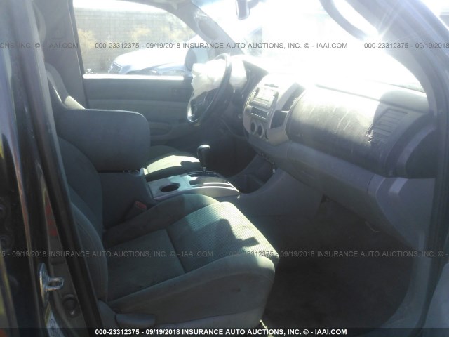 5TEJU4GN4AZ688782 - 2010 TOYOTA TACOMA DOUBLE CAB PRERUNNER GRAY photo 5