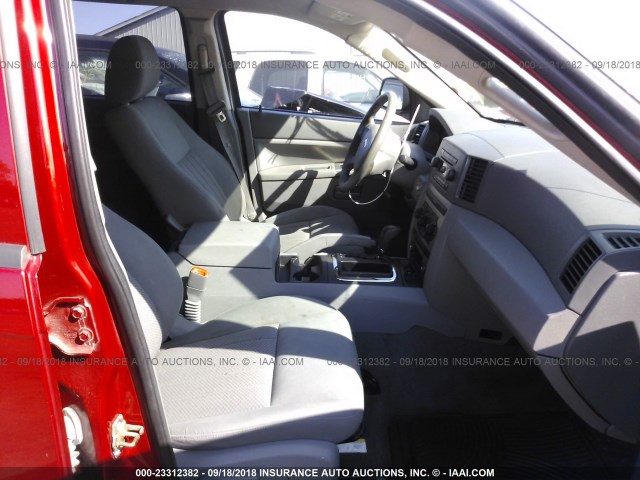 1J4GR48K05C678653 - 2005 JEEP GRAND CHEROKEE LAREDO/COLUMBIA/FREEDOM 红色 照片 5