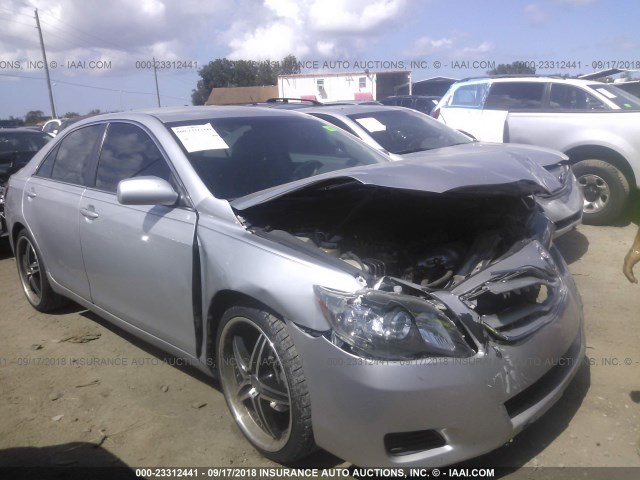 4T1BF3EK0BU219230 - 2011 TOYOTA CAMRY SE/LE/XLE SILVER photo 1