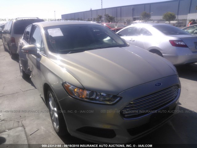 3FA6P0H70FR228974 - 2015 FORD FUSION SE SILVER photo 1