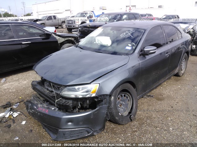 3VWD07AJ5EM238025 - 2014 VOLKSWAGEN JETTA SE GRAY photo 2