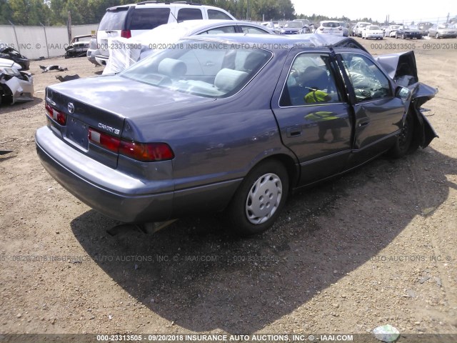 4T1BG22K2WU345641 - 1998 TOYOTA CAMRY CE/LE/XLE 灰色 照片 4