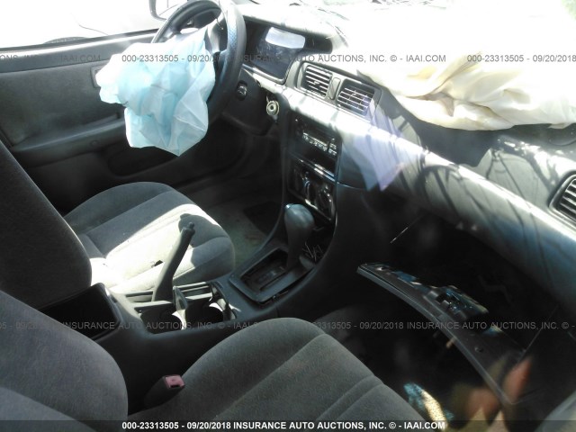 4T1BG22K2WU345641 - 1998 TOYOTA CAMRY CE/LE/XLE 灰色 照片 5