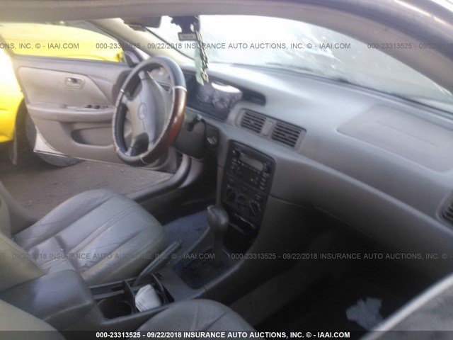 4T1BG22K81U087909 - 2001 TOYOTA CAMRY CE/LE/XLE 金色 照片 5