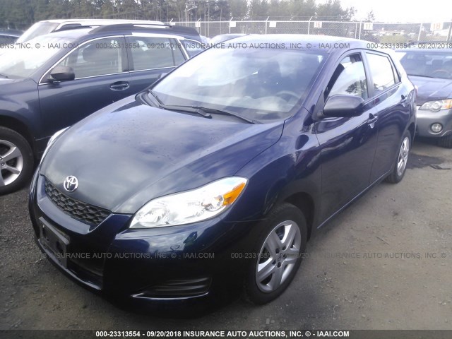 2T1KU4EE3AC472385 - 2010 TOYOTA COROLLA MATRIX  BLUE photo 2