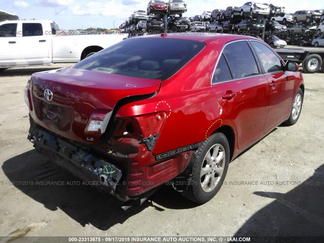 4T1BF3EKXBU634250 - 2011 TOYOTA CAMRY SE/LE/XLE RED photo 4