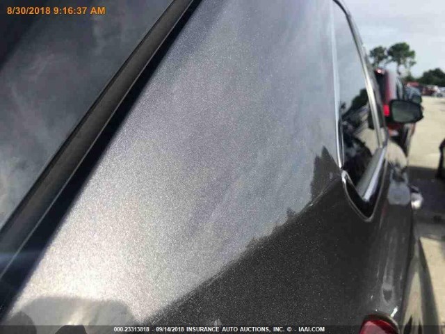 5TDZZRFH3JS242701 - 2018 TOYOTA HIGHLANDER LE/LE PLUS GRAY photo 17