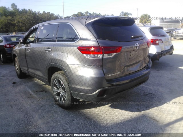 5TDZZRFH3JS242701 - 2018 TOYOTA HIGHLANDER LE/LE PLUS GRAY photo 3