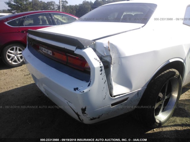 2C3CDYBT4DH594167 - 2013 DODGE CHALLENGER R/T WHITE photo 6