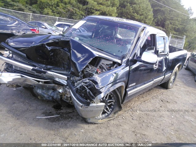 2GCEC19T3Y1126787 - 2000 CHEVROLET SILVERADO C1500 BLACK photo 2