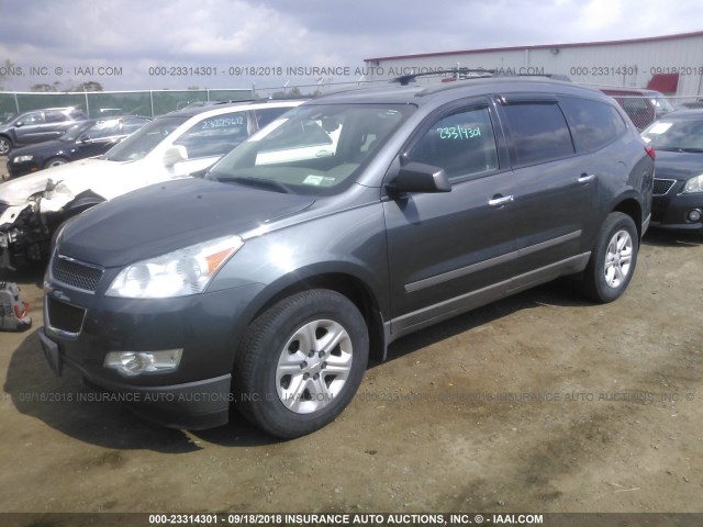 1GNKVFEDXBJ359949 - 2011 CHEVROLET TRAVERSE LS GRAY photo 2