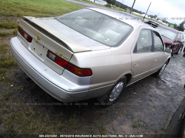 4T1BG22K8WU386968 - 1998 TOYOTA CAMRY CE/LE/XLE 金色 照片 4