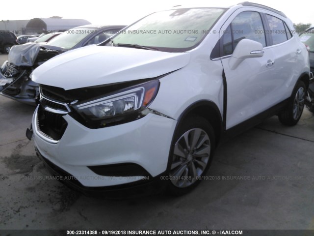 KL4CJASB6JB595659 - 2018 BUICK ENCORE PREFERRED Ақ фото 2