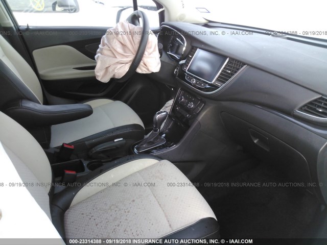 KL4CJASB6JB595659 - 2018 BUICK ENCORE PREFERRED Ақ фото 5