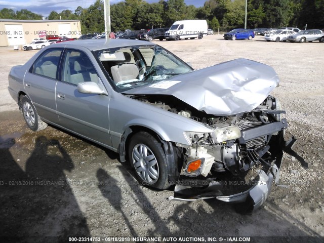 4T1BF22K0YU103436 - 2000 TOYOTA CAMRY LE/XLE SILVER photo 1