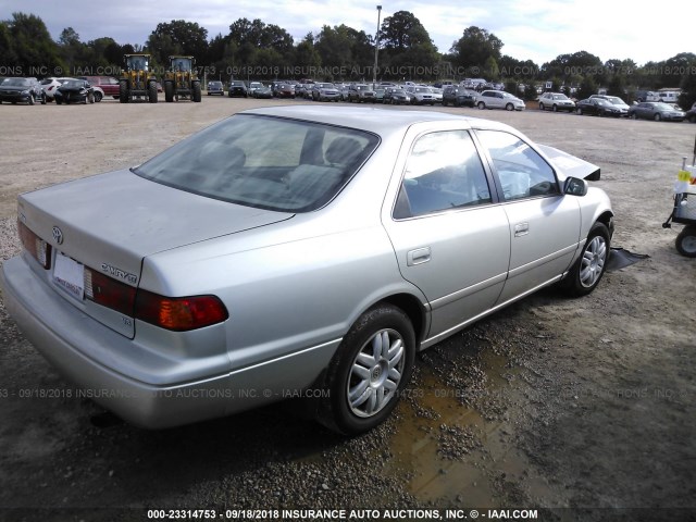 4T1BF22K0YU103436 - 2000 TOYOTA CAMRY LE/XLE SILVER photo 4
