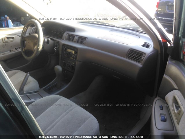 4T1BG28K61U841607 - 2001 TOYOTA CAMRY CE/LE/XLE 栗色 照片 5