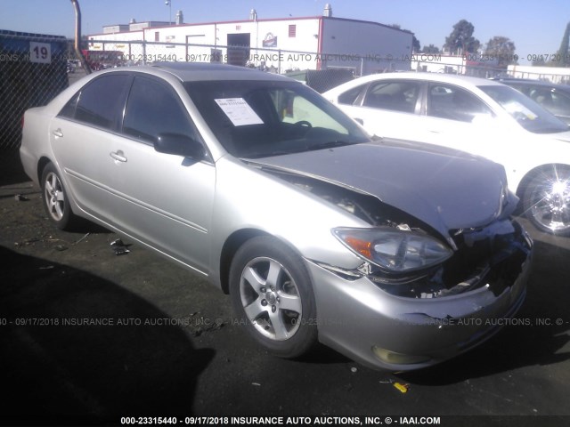 4T1BE32K74U822038 - 2004 TOYOTA CAMRY LE/XLE/SE Күміс фото 1