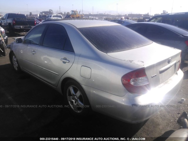 4T1BE32K74U822038 - 2004 TOYOTA CAMRY LE/XLE/SE Күміс фото 3