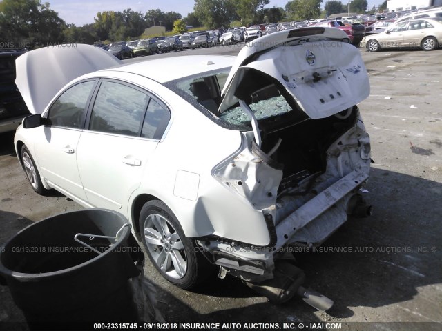 1N4BL2AP5BN402132 - 2011 NISSAN ALTIMA SR WHITE photo 3