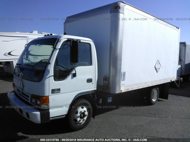 J8BC4B14237000633 - 2003 CHEVROLET TILT MASTER W4S04  WHITE photo 2