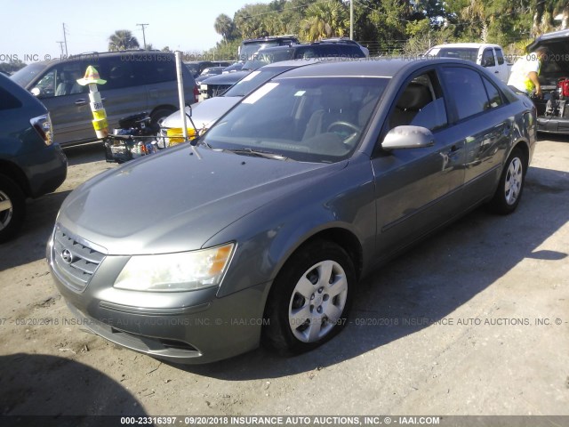 5NPET46C89H523420 - 2009 HYUNDAI SONATA GLS ნაცრისფერი ფოტო 2