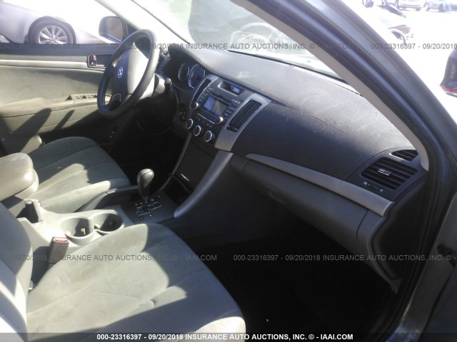 5NPET46C89H523420 - 2009 HYUNDAI SONATA GLS ნაცრისფერი ფოტო 5
