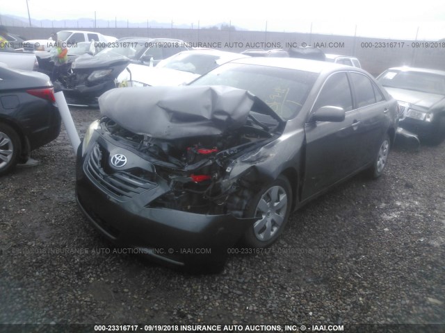 JTNBE46K773037979 - 2007 TOYOTA CAMRY NEW GENERAT CE/LE/XLE/SE GRAY photo 2