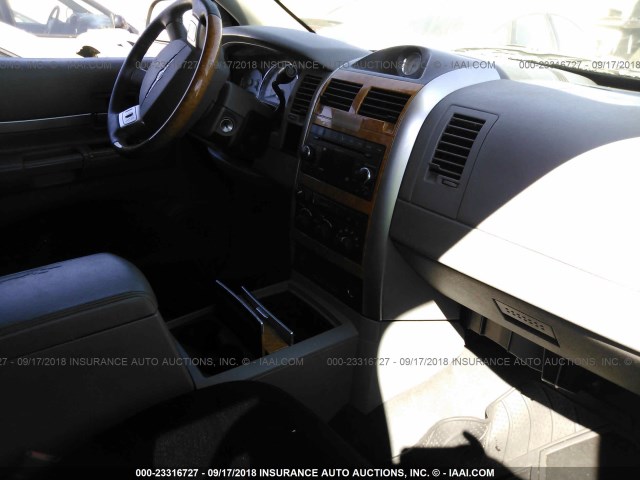 1A8HX58N48F130943 - 2008 CHRYSLER ASPEN LIMITED BLACK photo 5