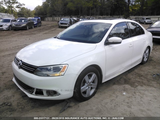 3VWLL7AJ5CM361727 - 2012 VOLKSWAGEN JETTA TDI WHITE photo 2