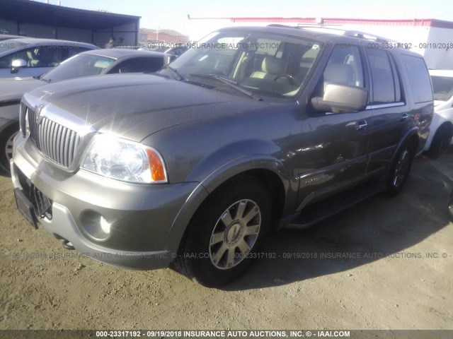 5LMFU28R03LJ41109 - 2003 LINCOLN NAVIGATOR GRAY photo 2