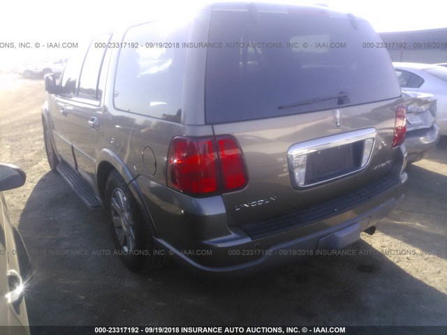 5LMFU28R03LJ41109 - 2003 LINCOLN NAVIGATOR GRAY photo 3