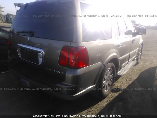 5LMFU28R03LJ41109 - 2003 LINCOLN NAVIGATOR GRAY photo 4