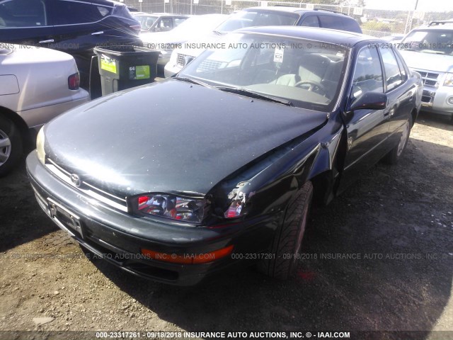 4T1VK13E1NU008083 - 1992 TOYOTA CAMRY XLE GREEN photo 2