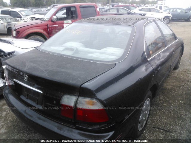 1HGCD5636VA112675 - 1997 HONDA ACCORD LX/EX BLACK photo 4