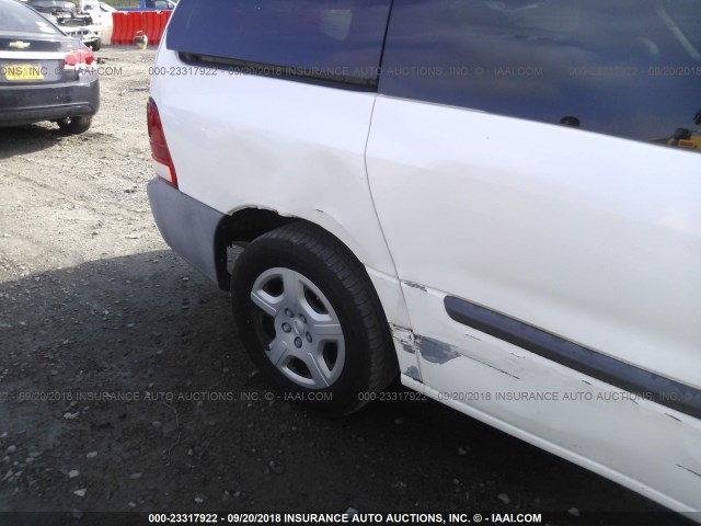 2FTZA54635BA51000 - 2005 FORD FREESTAR WHITE photo 6