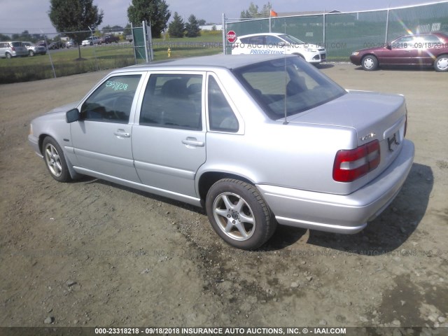 YV1LS5676W2506285 - 1998 VOLVO S70 GLT SILVER photo 3