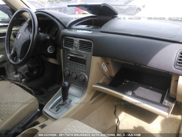 JF1SG65674H748617 - 2004 SUBARU FORESTER 2.5XS ოქროსფერი ფოტო 5